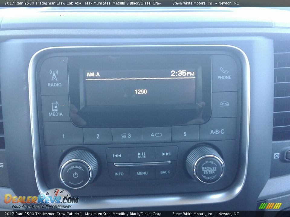 2017 Ram 2500 Tradesman Crew Cab 4x4 Maximum Steel Metallic / Black/Diesel Gray Photo #18