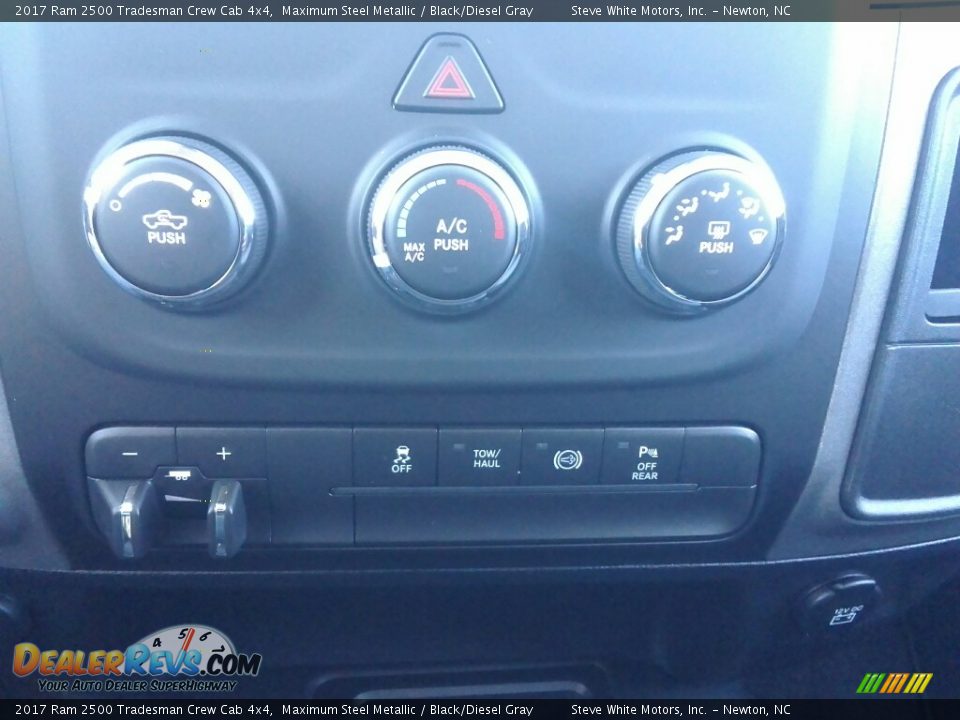 2017 Ram 2500 Tradesman Crew Cab 4x4 Maximum Steel Metallic / Black/Diesel Gray Photo #19