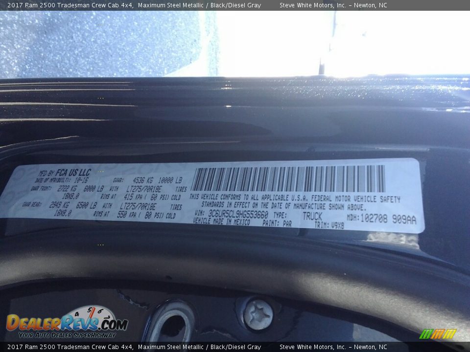 2017 Ram 2500 Tradesman Crew Cab 4x4 Maximum Steel Metallic / Black/Diesel Gray Photo #22