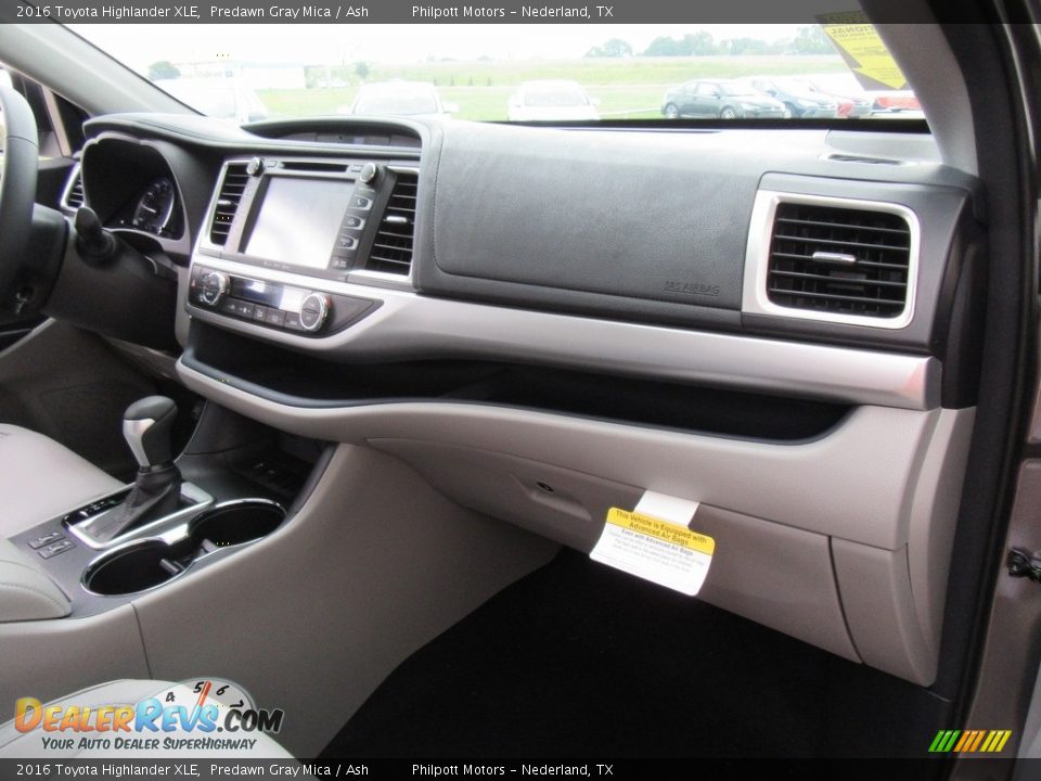 2016 Toyota Highlander XLE Predawn Gray Mica / Ash Photo #15