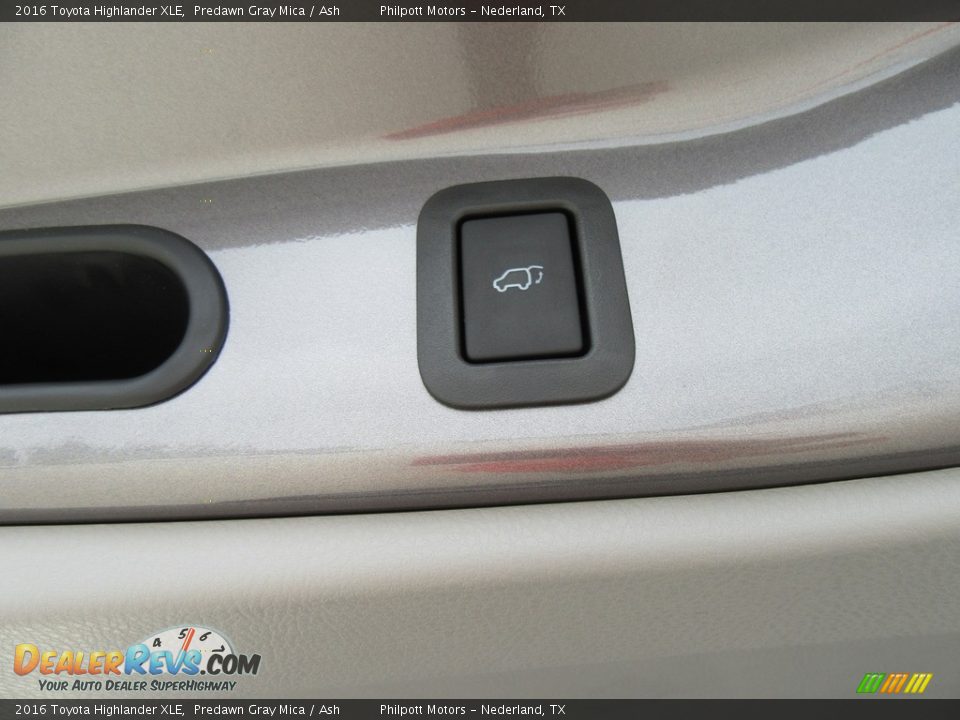 2016 Toyota Highlander XLE Predawn Gray Mica / Ash Photo #17