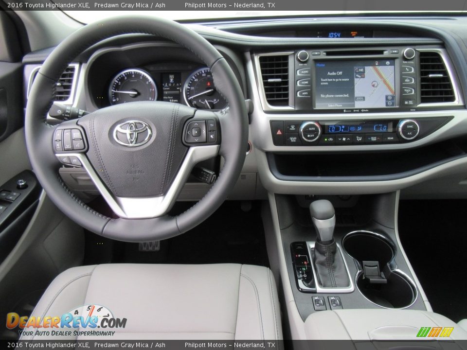 2016 Toyota Highlander XLE Predawn Gray Mica / Ash Photo #25