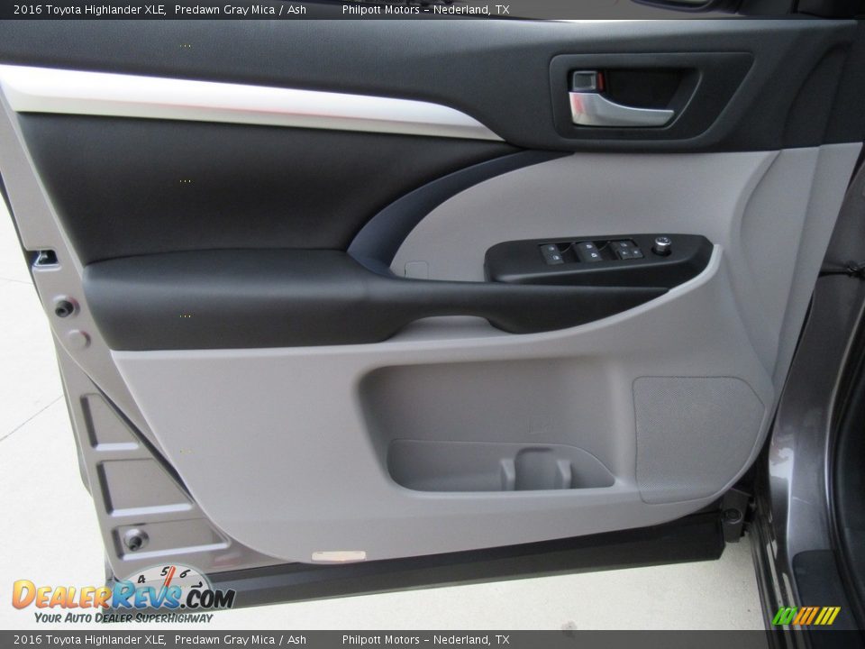 2016 Toyota Highlander XLE Predawn Gray Mica / Ash Photo #20