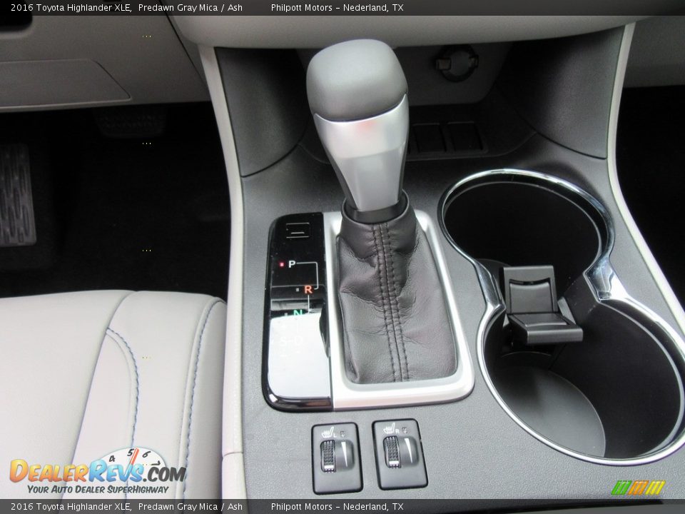 2016 Toyota Highlander XLE Predawn Gray Mica / Ash Photo #29