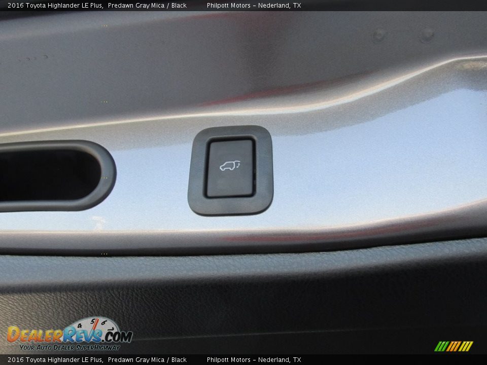 2016 Toyota Highlander LE Plus Predawn Gray Mica / Black Photo #17