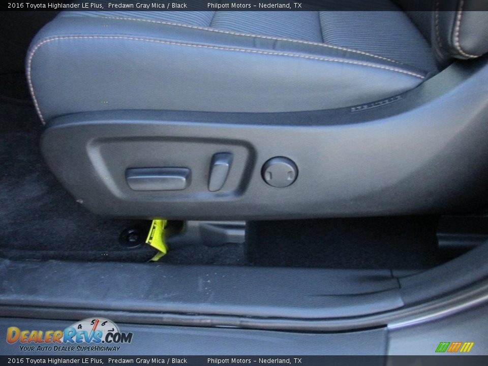 2016 Toyota Highlander LE Plus Predawn Gray Mica / Black Photo #23