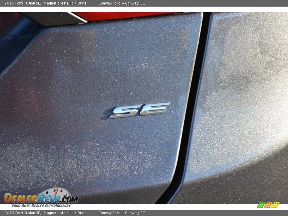 2016 Ford Fusion SE Magnetic Metallic / Dune Photo #5