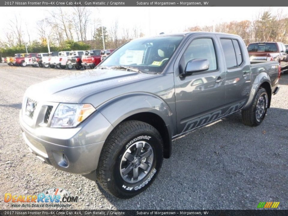 Front 3/4 View of 2017 Nissan Frontier Pro-4X Crew Cab 4x4 Photo #11