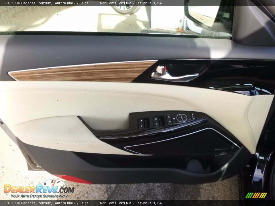 Door Panel of 2017 Kia Cadenza Premium Photo #13