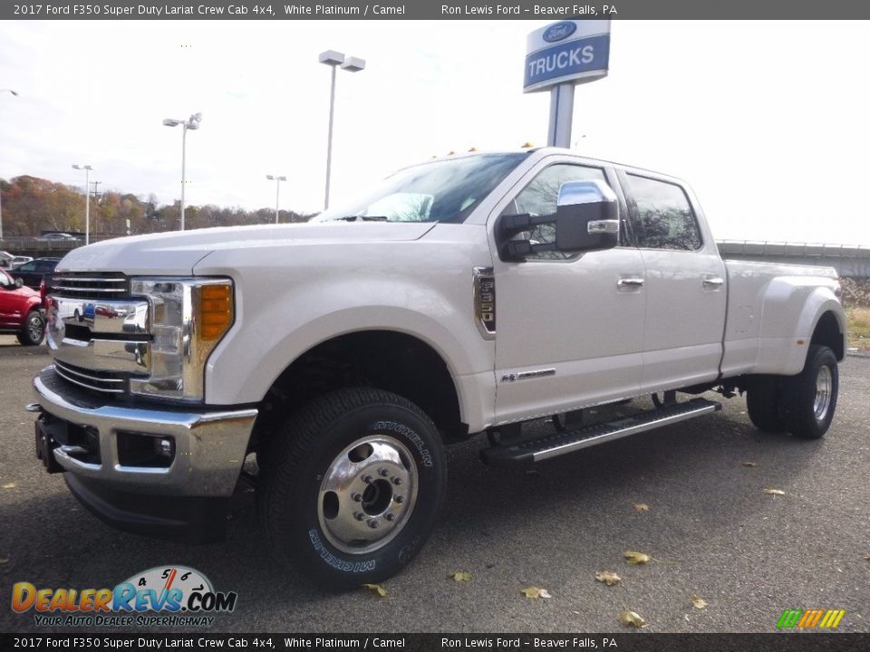 Front 3/4 View of 2017 Ford F350 Super Duty Lariat Crew Cab 4x4 Photo #6