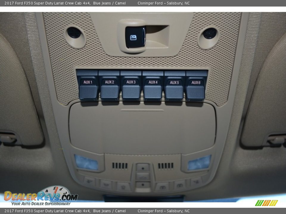 Controls of 2017 Ford F350 Super Duty Lariat Crew Cab 4x4 Photo #19