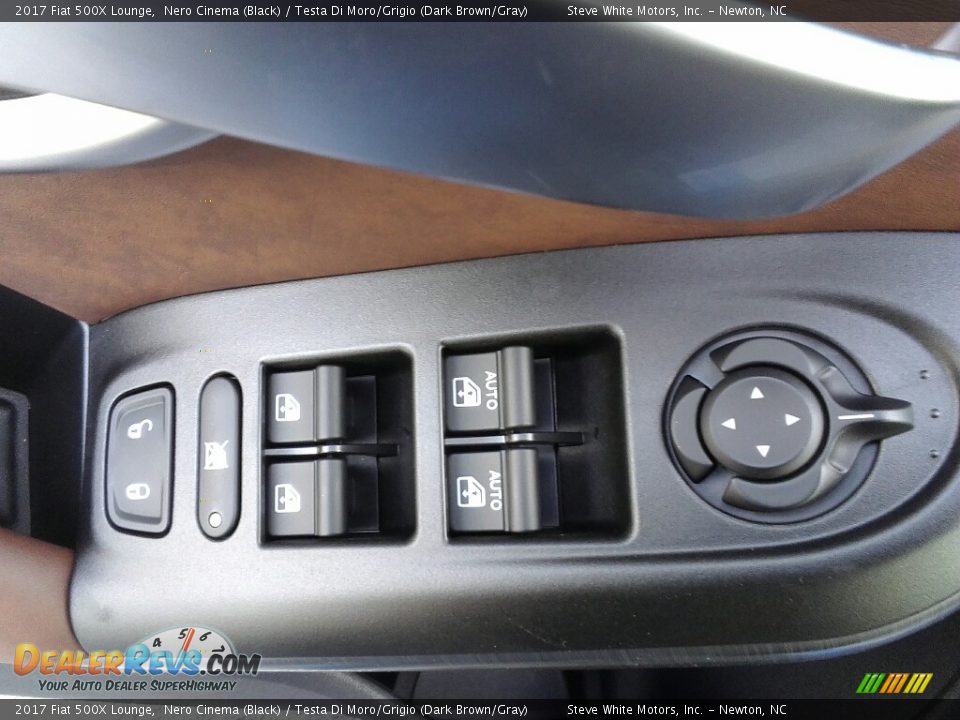 Controls of 2017 Fiat 500X Lounge Photo #9