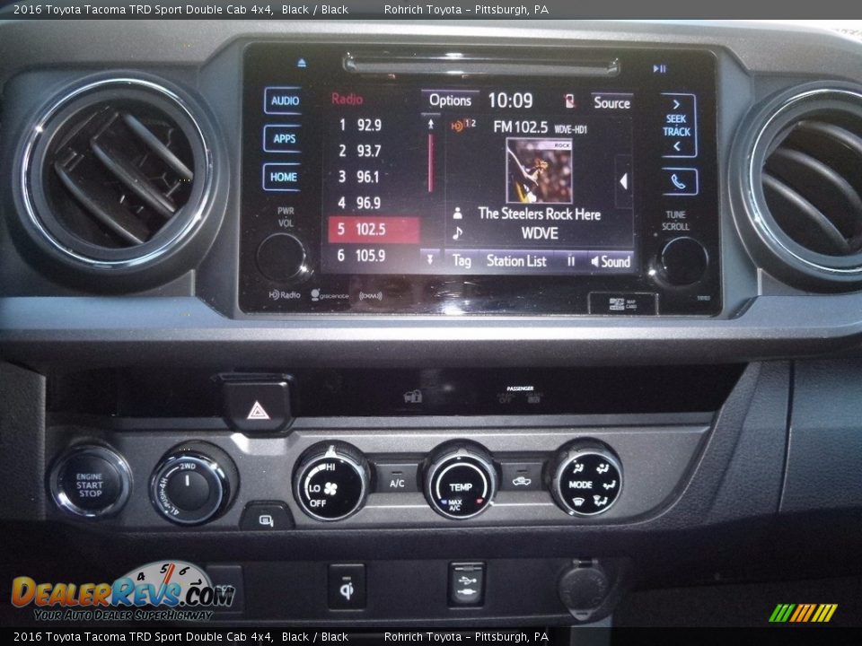 Controls of 2016 Toyota Tacoma TRD Sport Double Cab 4x4 Photo #25