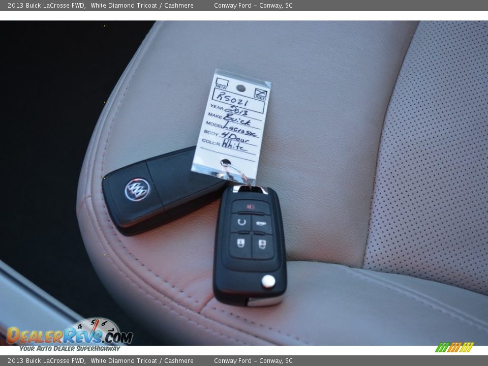 2013 Buick LaCrosse FWD White Diamond Tricoat / Cashmere Photo #25