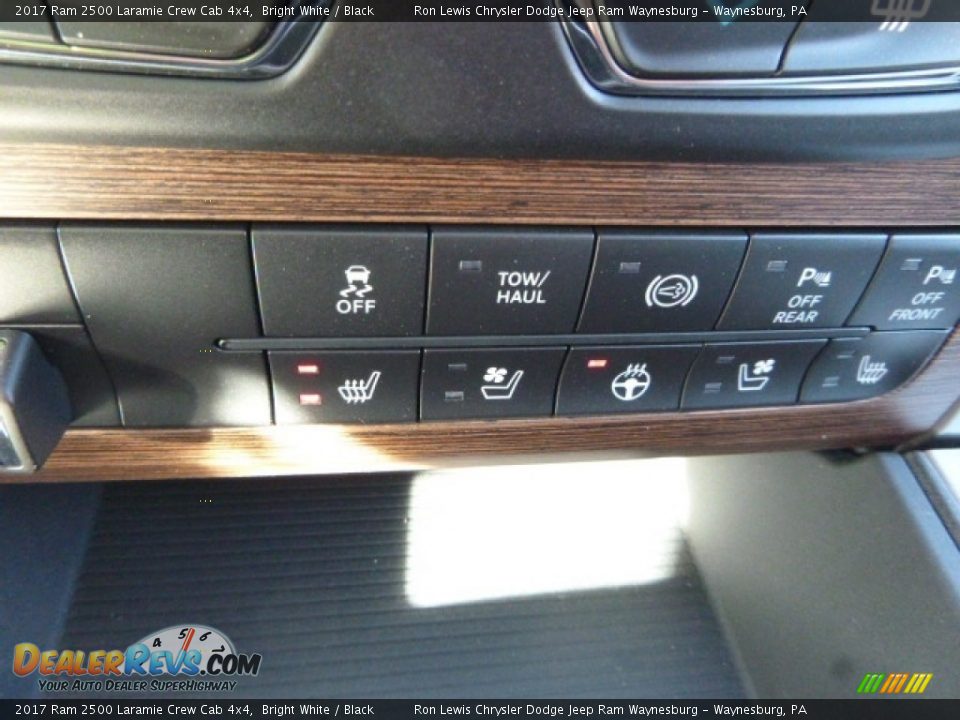 2017 Ram 2500 Laramie Crew Cab 4x4 Bright White / Black Photo #17