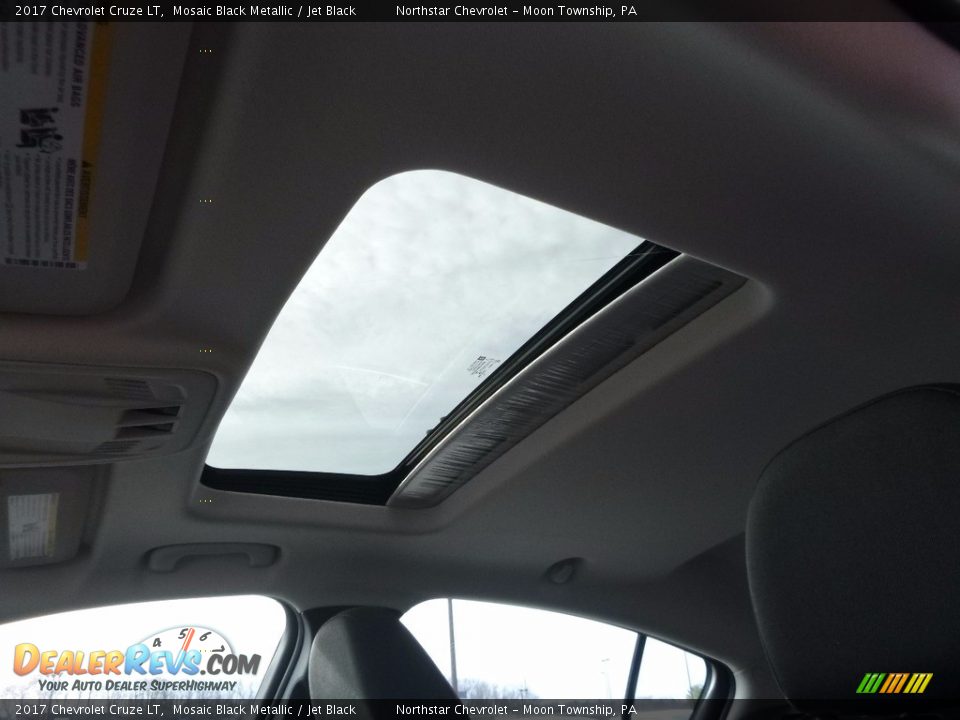 2017 Chevrolet Cruze LT Mosaic Black Metallic / Jet Black Photo #15