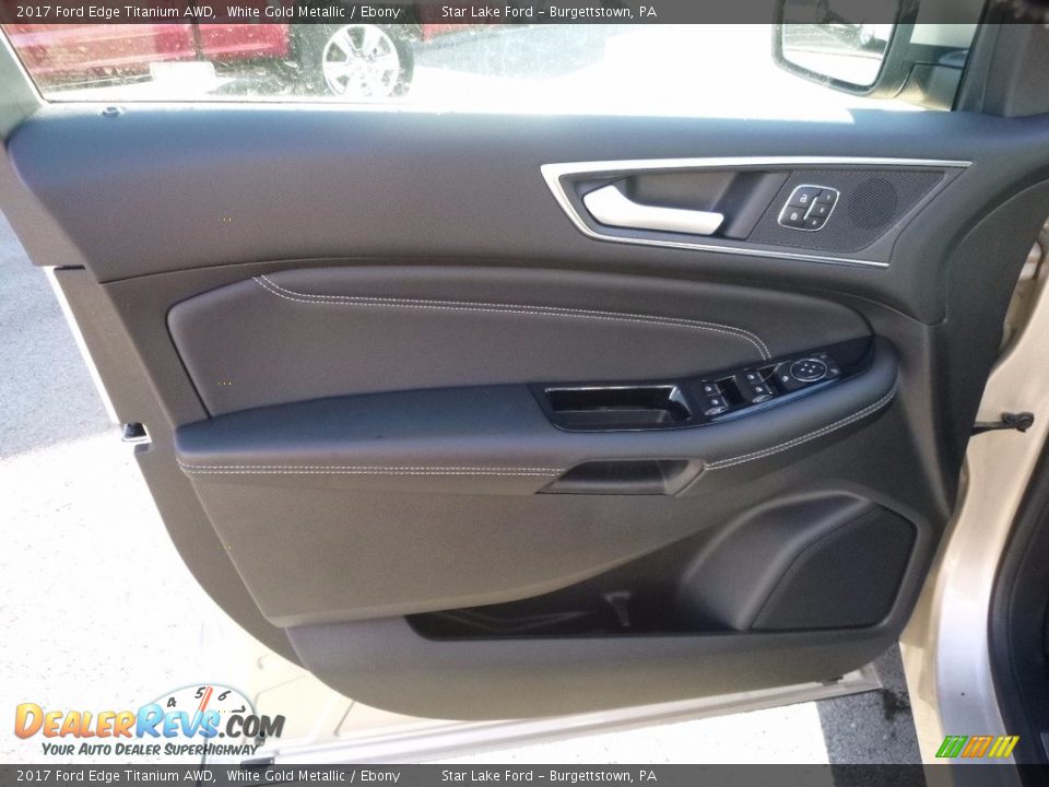 Door Panel of 2017 Ford Edge Titanium AWD Photo #12