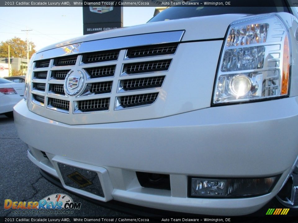 2013 Cadillac Escalade Luxury AWD White Diamond Tricoat / Cashmere/Cocoa Photo #28