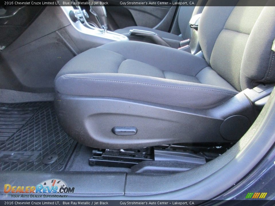 2016 Chevrolet Cruze Limited LT Blue Ray Metallic / Jet Black Photo #20