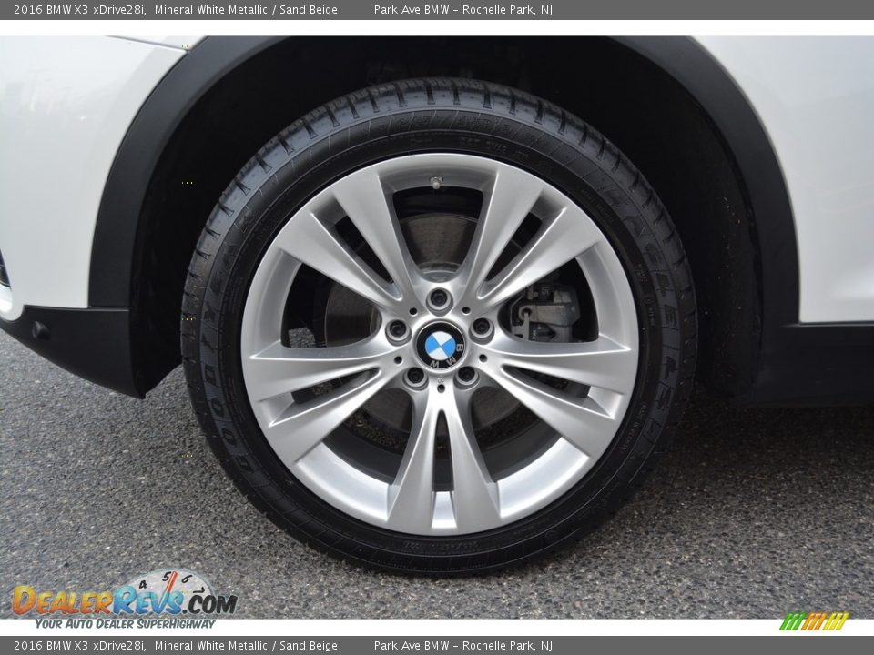2016 BMW X3 xDrive28i Mineral White Metallic / Sand Beige Photo #32
