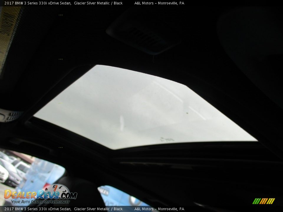 2017 BMW 3 Series 330i xDrive Sedan Glacier Silver Metallic / Black Photo #11