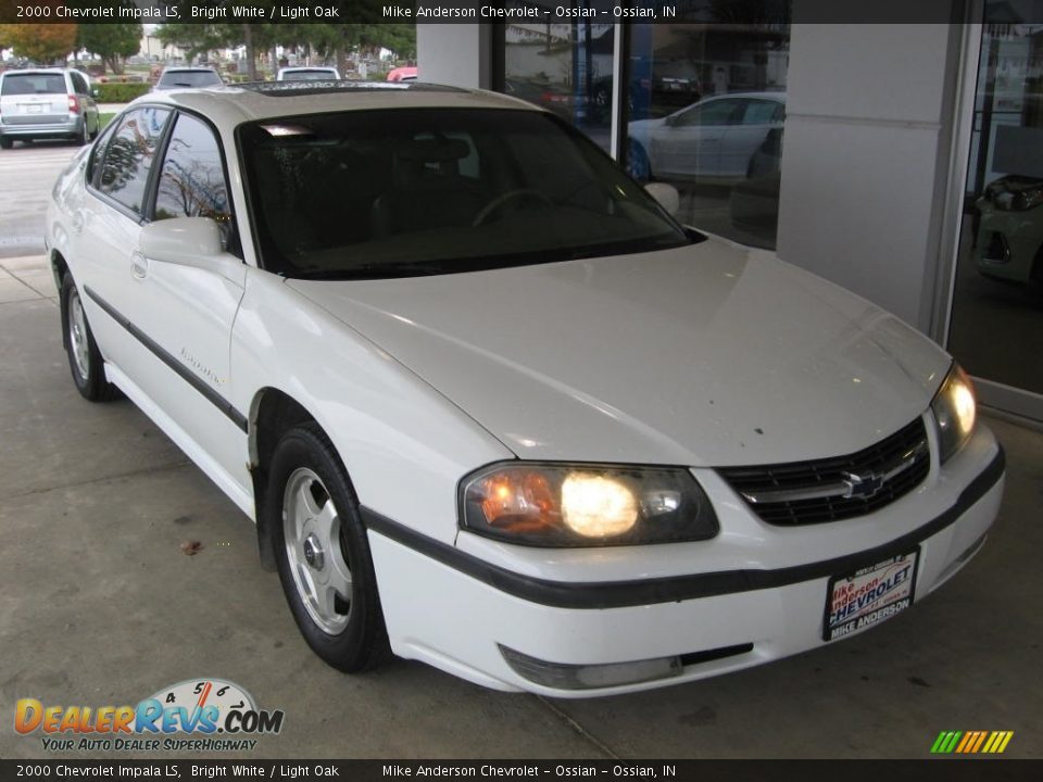 2000 Chevrolet Impala LS Bright White / Light Oak Photo #1