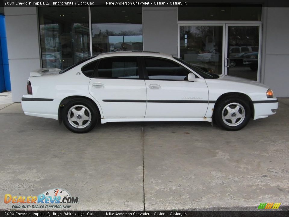 2000 Chevrolet Impala LS Bright White / Light Oak Photo #2