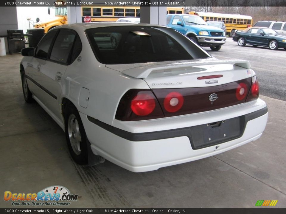 2000 Chevrolet Impala LS Bright White / Light Oak Photo #3