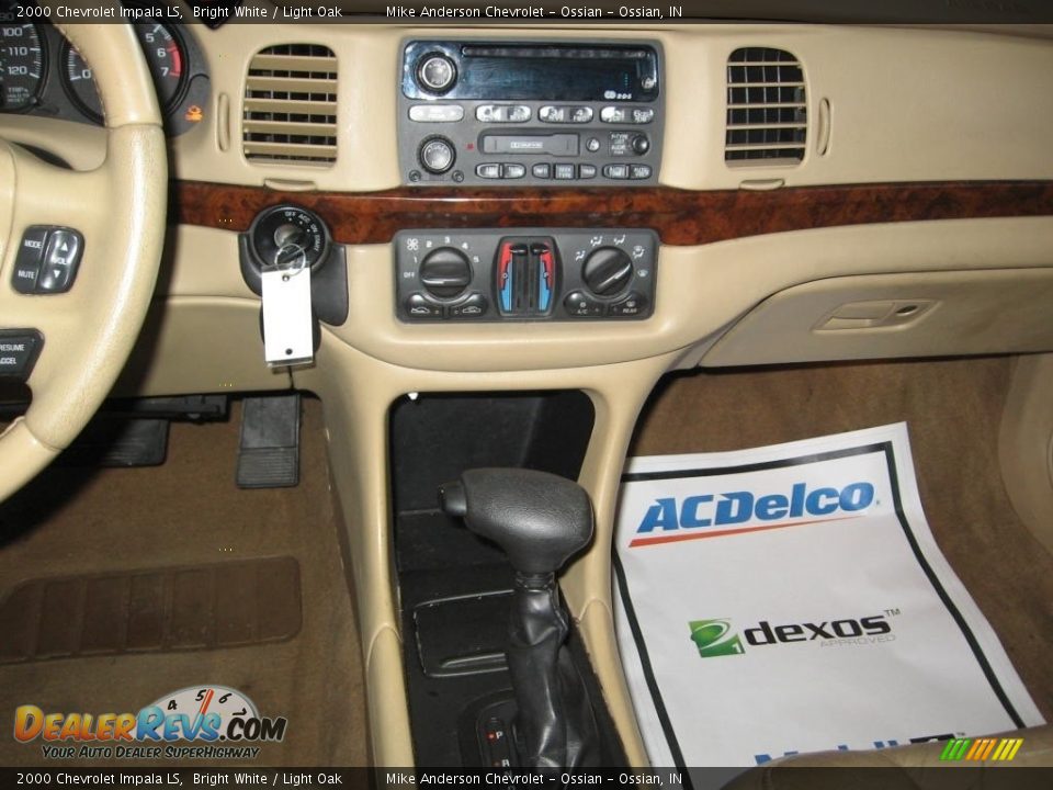 2000 Chevrolet Impala LS Bright White / Light Oak Photo #5