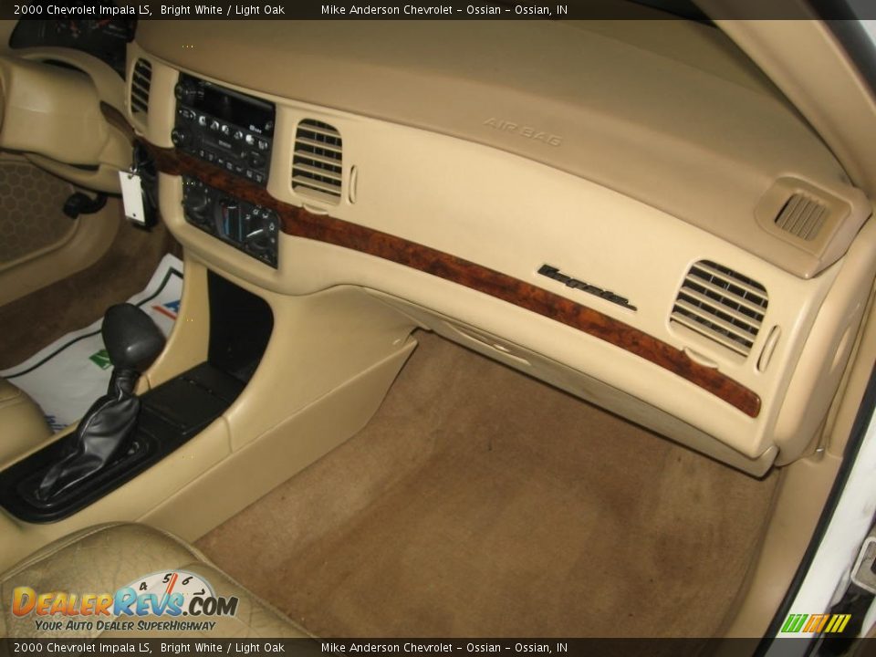 2000 Chevrolet Impala LS Bright White / Light Oak Photo #12