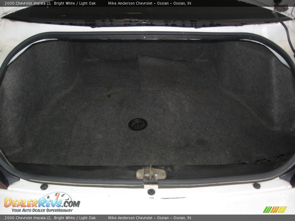 2000 Chevrolet Impala LS Bright White / Light Oak Photo #15