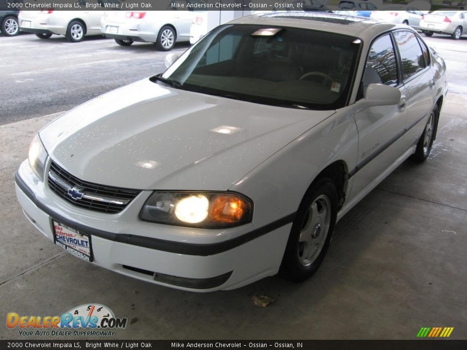 2000 Chevrolet Impala LS Bright White / Light Oak Photo #23