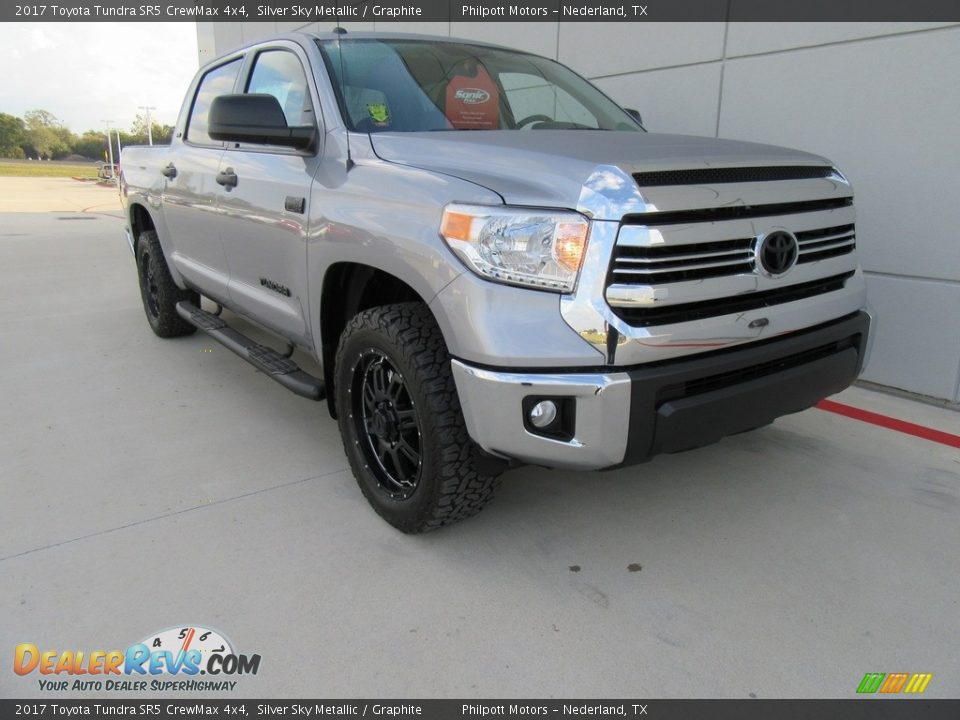 2017 Toyota Tundra SR5 CrewMax 4x4 Silver Sky Metallic / Graphite Photo #2