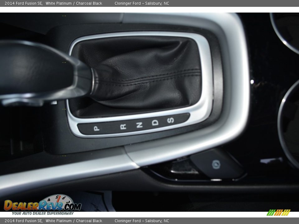 2014 Ford Fusion SE White Platinum / Charcoal Black Photo #17