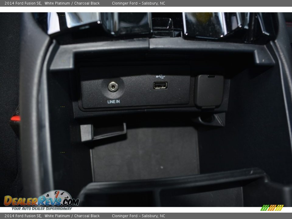 2014 Ford Fusion SE White Platinum / Charcoal Black Photo #19