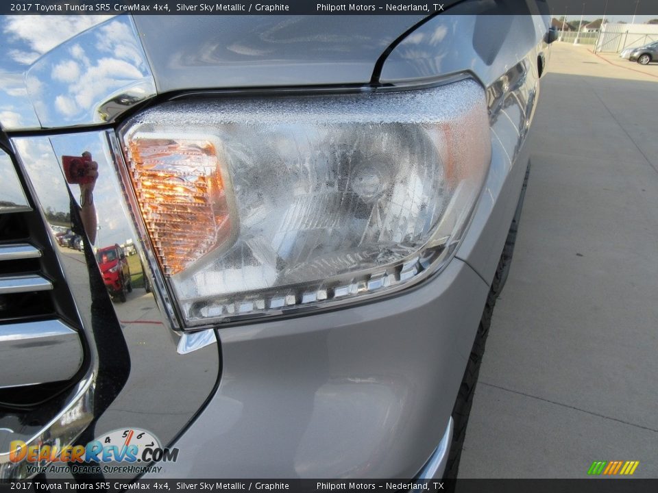 2017 Toyota Tundra SR5 CrewMax 4x4 Silver Sky Metallic / Graphite Photo #9