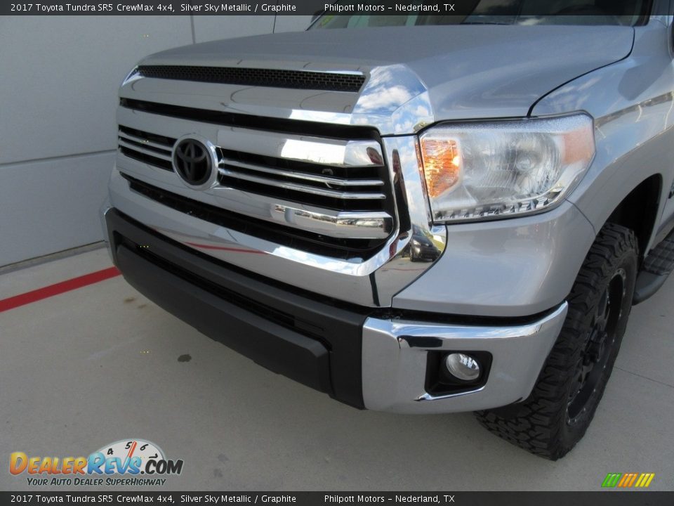 2017 Toyota Tundra SR5 CrewMax 4x4 Silver Sky Metallic / Graphite Photo #10