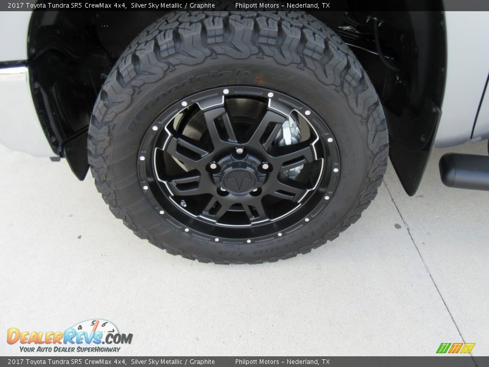 2017 Toyota Tundra SR5 CrewMax 4x4 Silver Sky Metallic / Graphite Photo #11