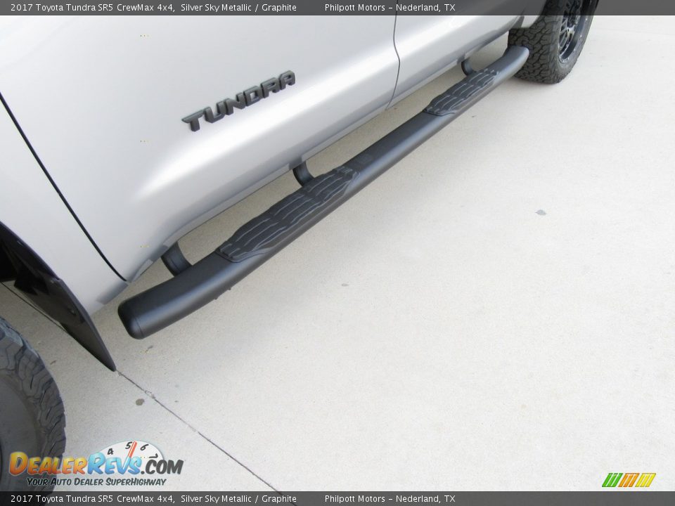 2017 Toyota Tundra SR5 CrewMax 4x4 Silver Sky Metallic / Graphite Photo #12
