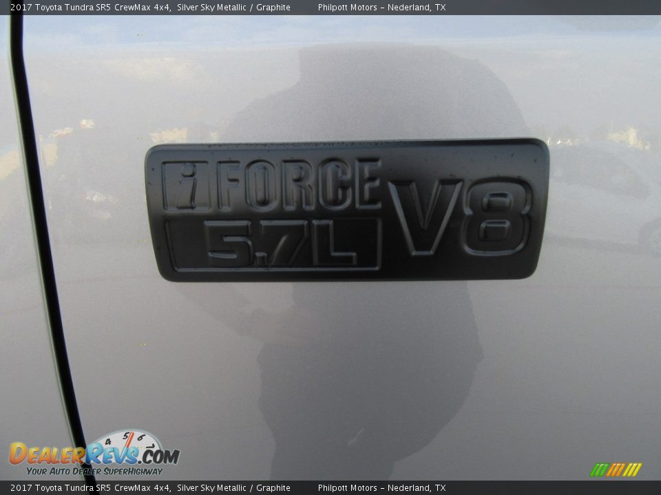 2017 Toyota Tundra SR5 CrewMax 4x4 Silver Sky Metallic / Graphite Photo #14