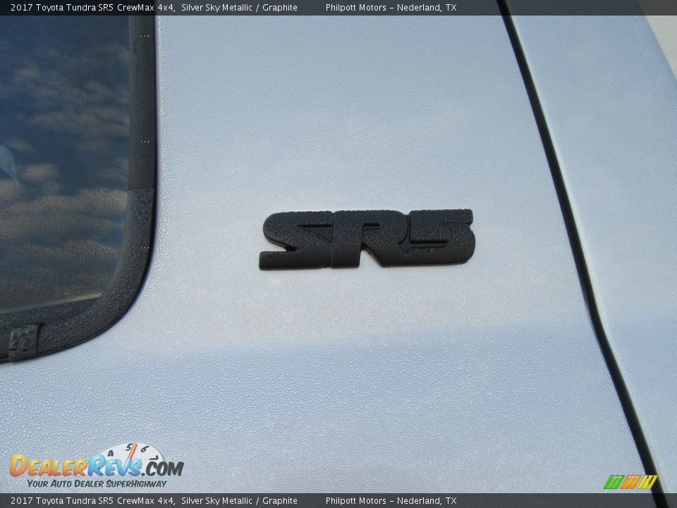 2017 Toyota Tundra SR5 CrewMax 4x4 Silver Sky Metallic / Graphite Photo #16