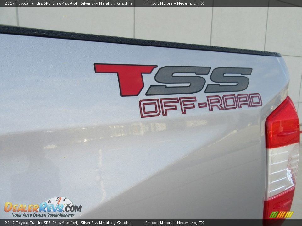 2017 Toyota Tundra SR5 CrewMax 4x4 Silver Sky Metallic / Graphite Photo #17