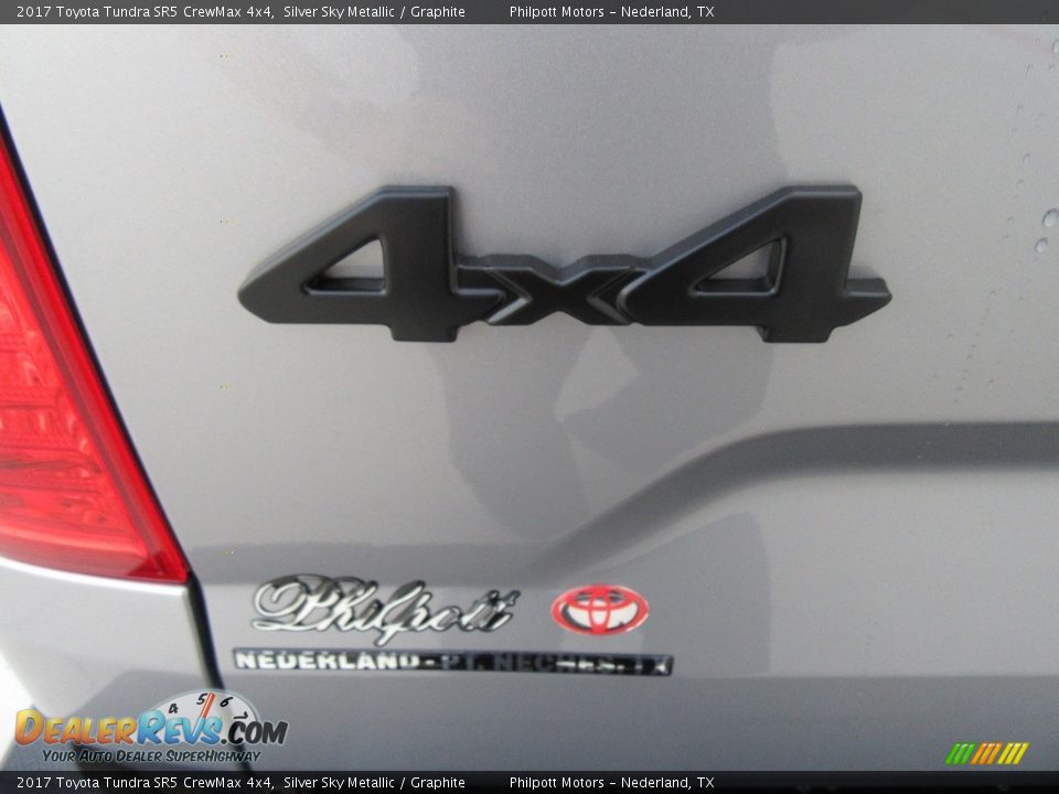 2017 Toyota Tundra SR5 CrewMax 4x4 Silver Sky Metallic / Graphite Photo #18