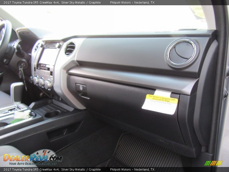 2017 Toyota Tundra SR5 CrewMax 4x4 Silver Sky Metallic / Graphite Photo #19