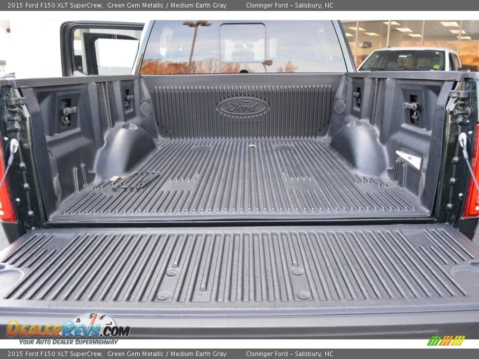 2015 Ford F150 XLT SuperCrew Green Gem Metallic / Medium Earth Gray Photo #9