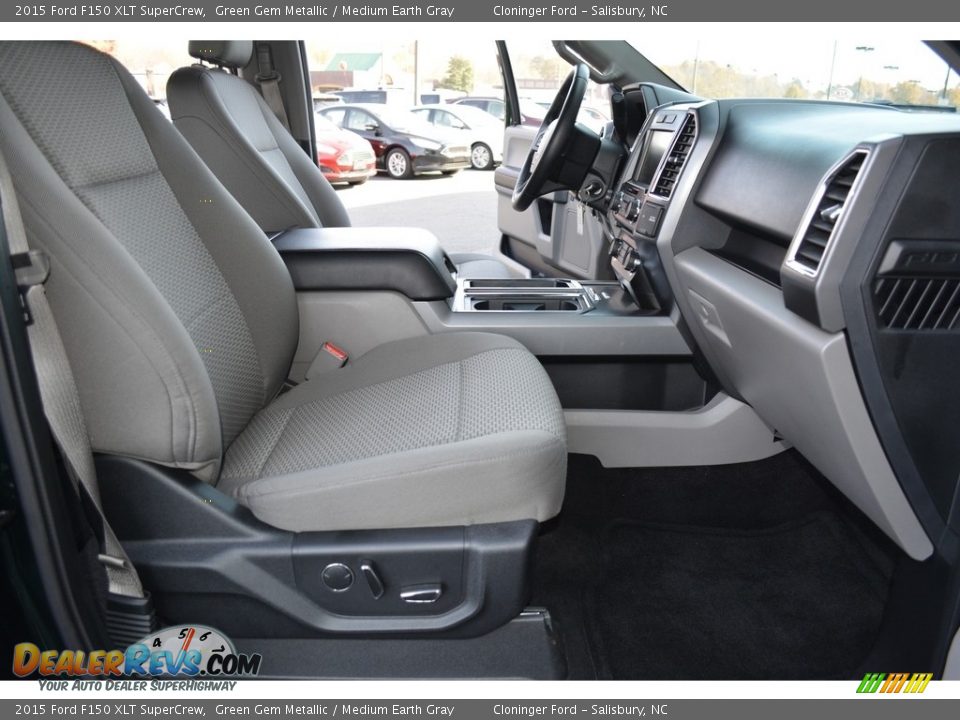 2015 Ford F150 XLT SuperCrew Green Gem Metallic / Medium Earth Gray Photo #16