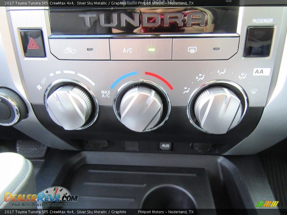 2017 Toyota Tundra SR5 CrewMax 4x4 Silver Sky Metallic / Graphite Photo #29