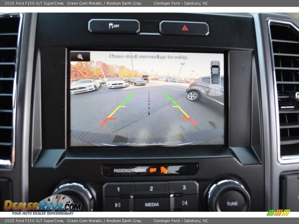 2015 Ford F150 XLT SuperCrew Green Gem Metallic / Medium Earth Gray Photo #18