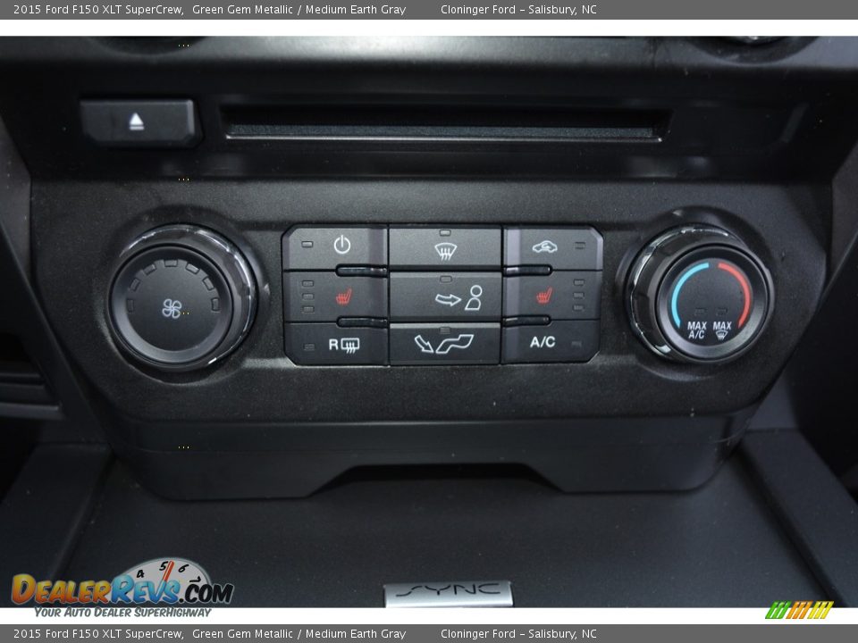 2015 Ford F150 XLT SuperCrew Green Gem Metallic / Medium Earth Gray Photo #19