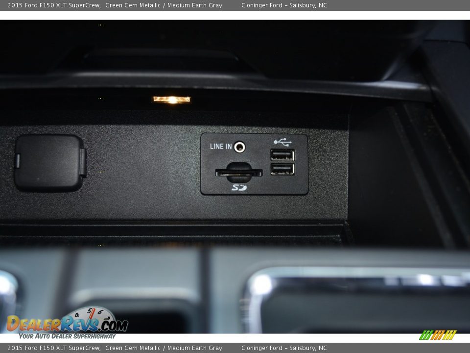 2015 Ford F150 XLT SuperCrew Green Gem Metallic / Medium Earth Gray Photo #20